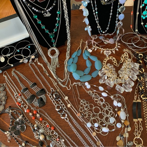 1/2 Pound Jewelry Lot - Picture 3 of 16